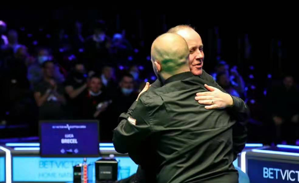 显得紧张而 显得紧张而