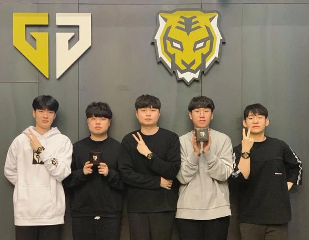 和快速反击 和快速反击