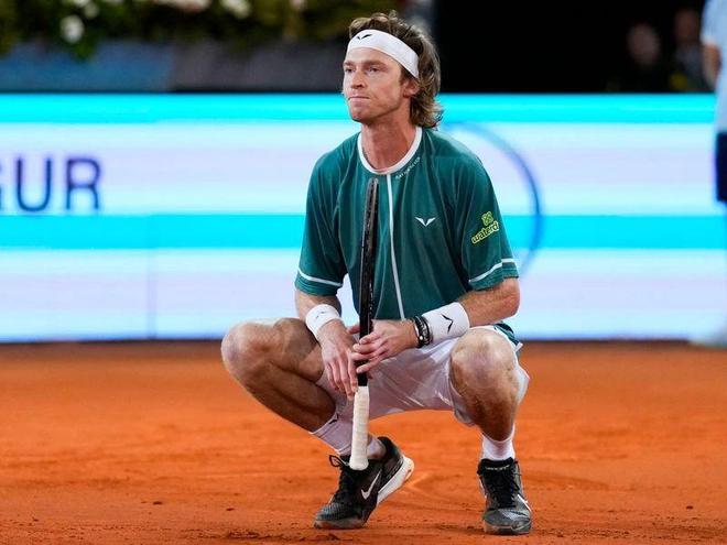 根据队内消 根据队内消