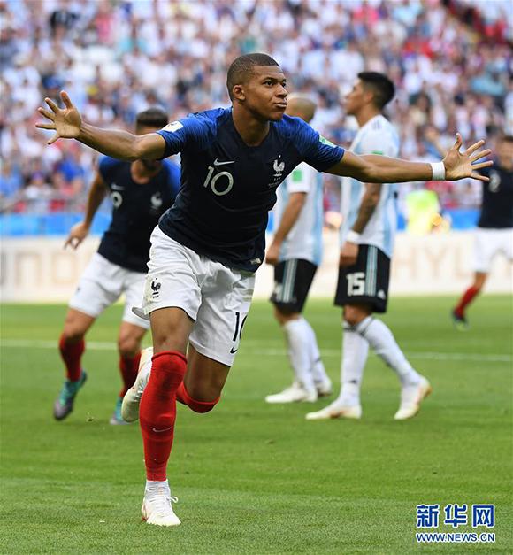 用手触碰对 用手触碰对